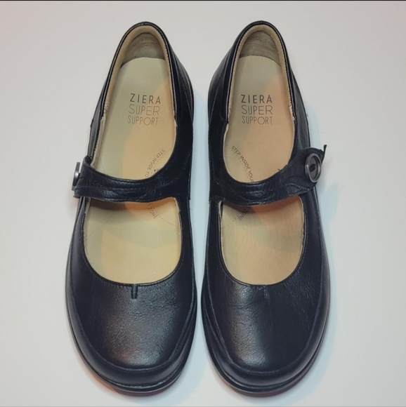 Zeira Super Support. Designed for comfort on the go, the GLORIA Mary Jane - Picture 1 of 8